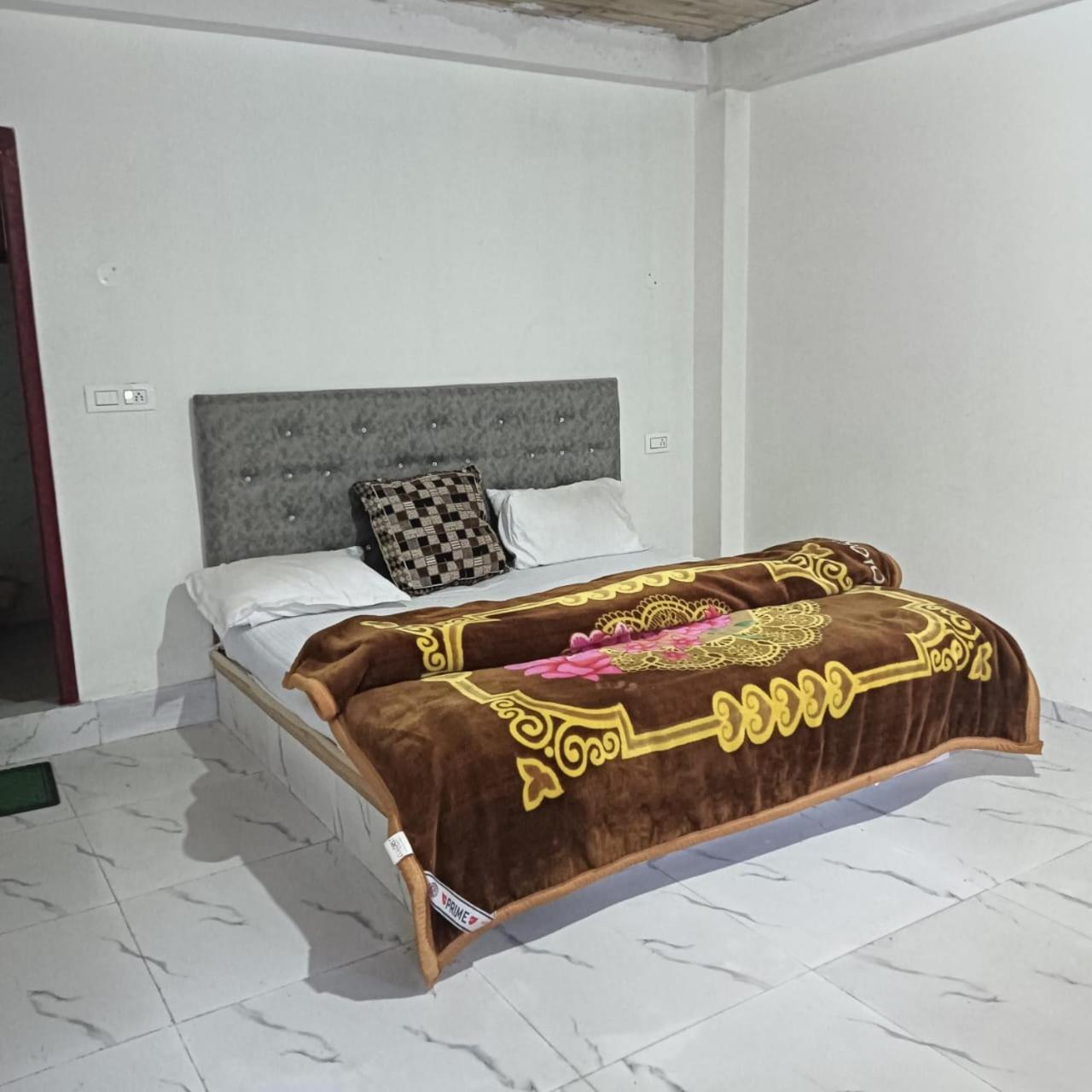 Aditya Guest House Tosh Εξωτερικό φωτογραφία